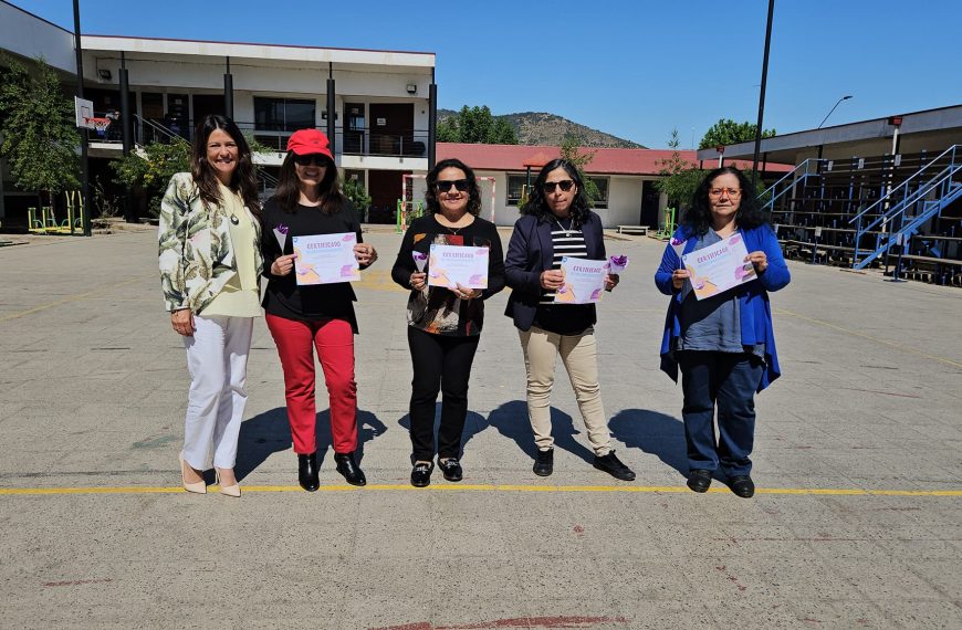 Establecimientos educativos de Nogales celebran a sus docentes