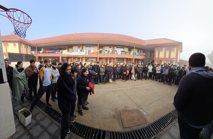 Estudiantes del Colegio Sagrada Familia realizan voluntariado en nuestra comuna